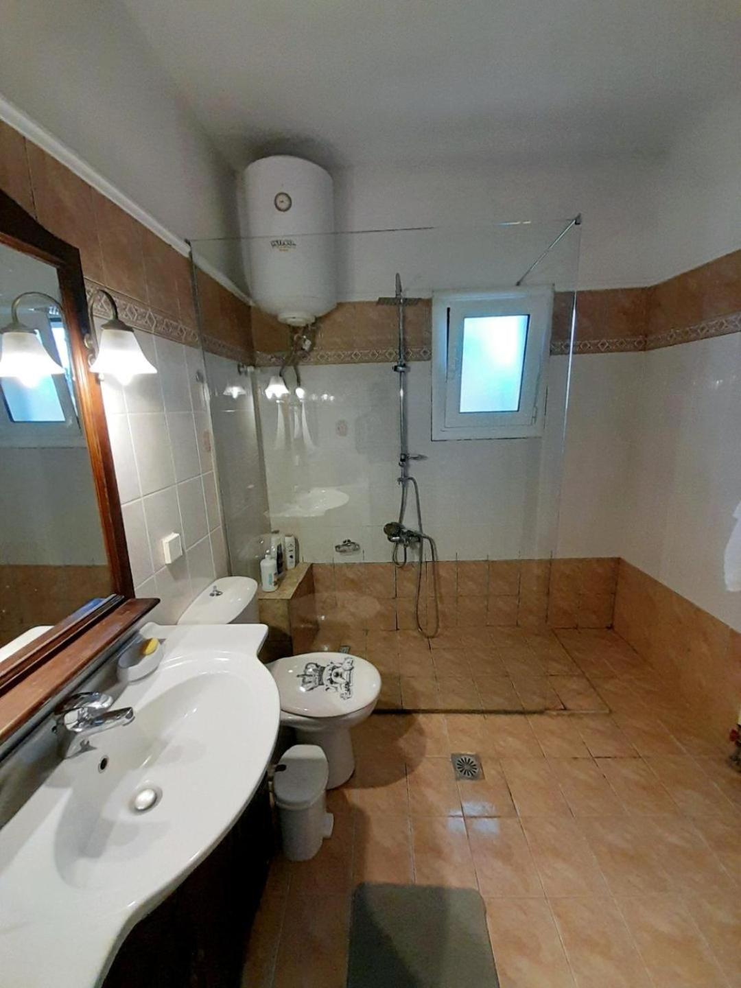 Διωροφη Μεζονετα-2Km Απο Το Κεντρο-Iliana House Alepou Exterior foto